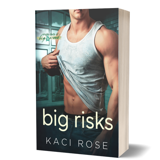 Book cover of 'big risks' by Kaci Rose featuring a person in a tank top.